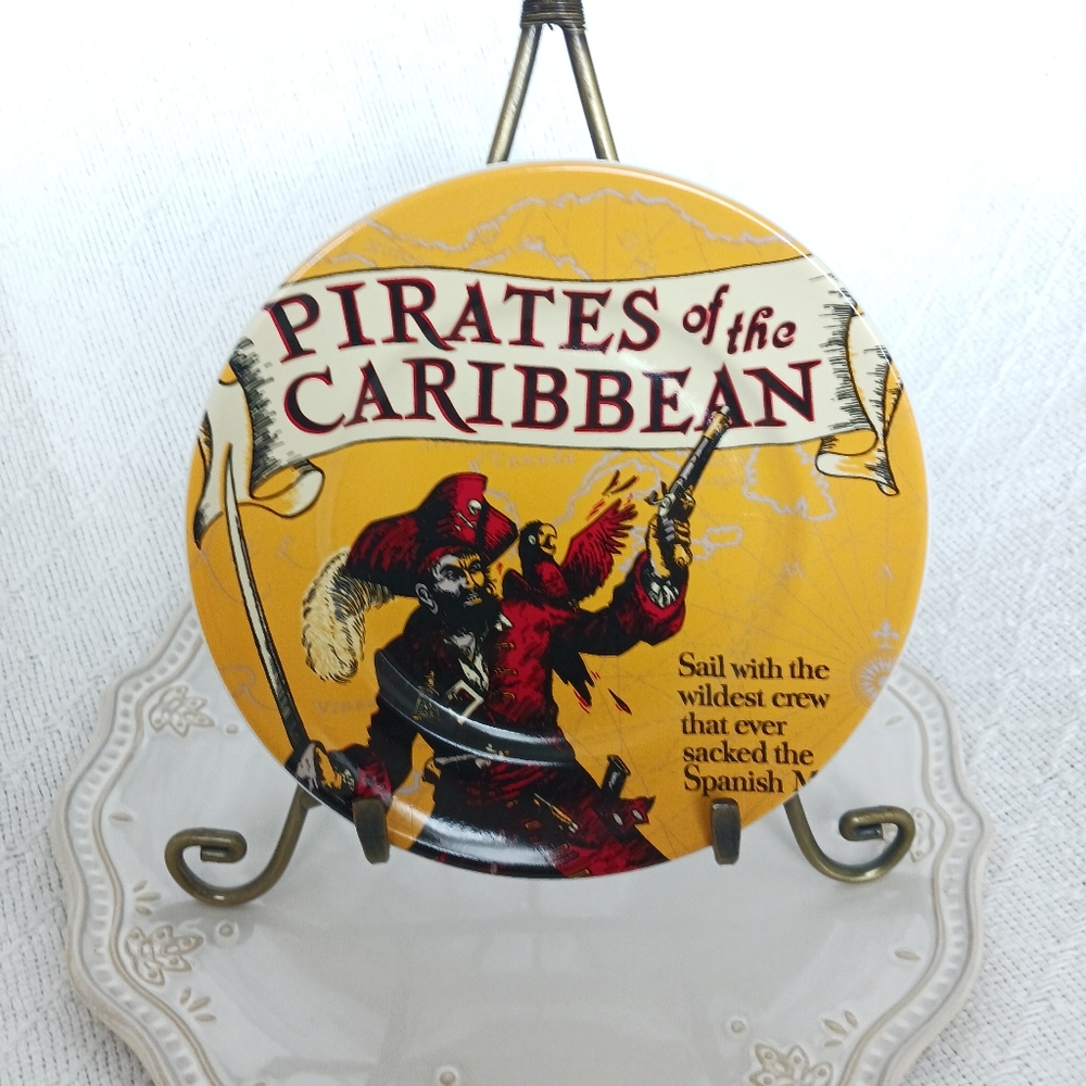 RARE NWOT Disney Parks Pirates of the Caribbean 6.75" Ceramic Plate